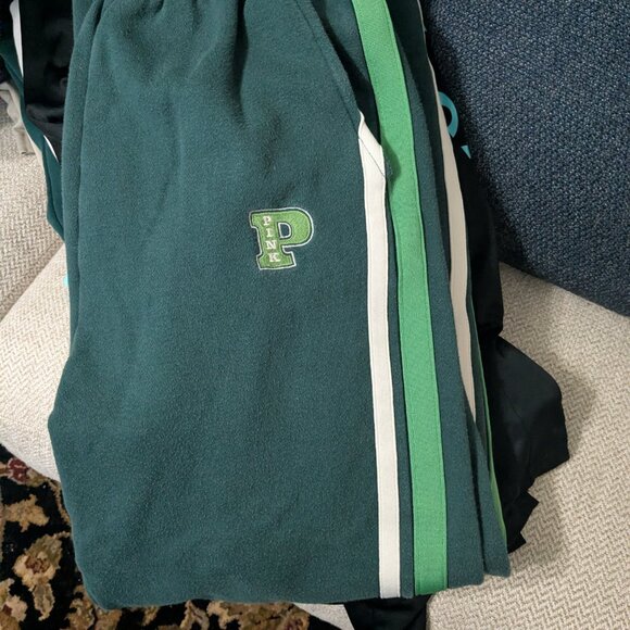 ✨ Bundle of Stylish Winter Clothes – Gently Used! - Picture 3 of 3